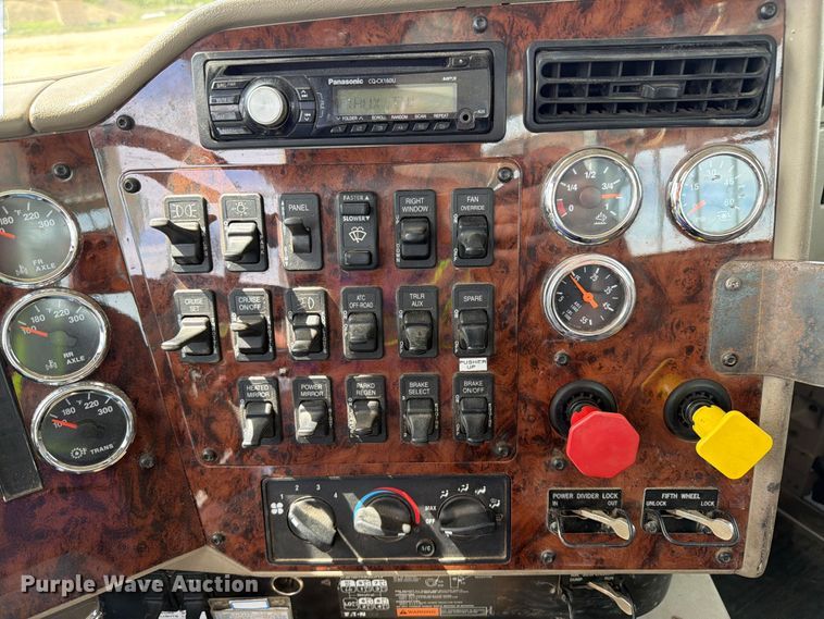 image for item FK0219 2015 International 5900i semi truck