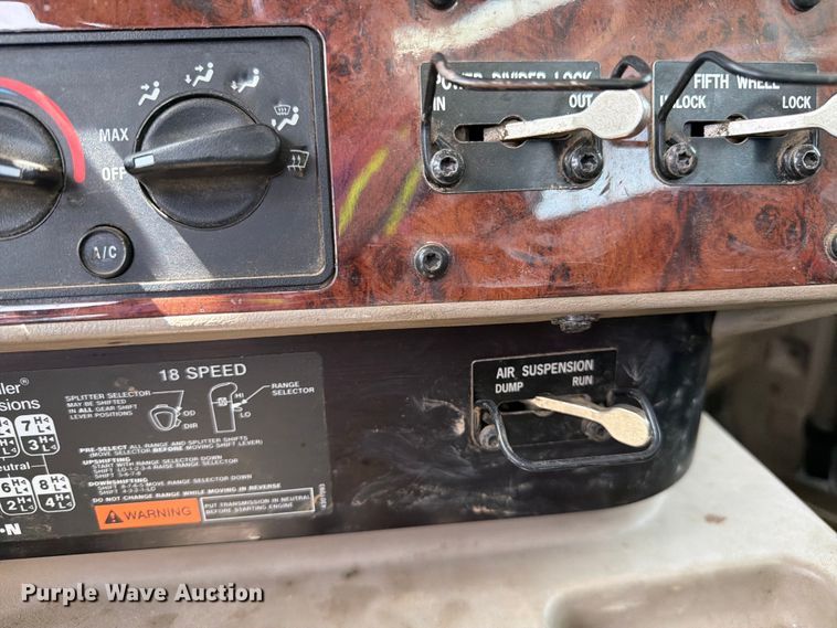 image for item FK0219 2015 International 5900i semi truck
