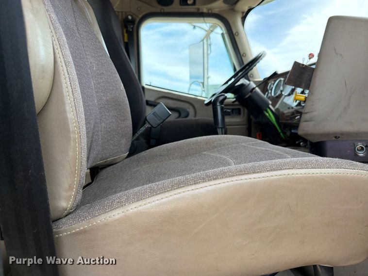 image for item FK0219 2015 International 5900i semi truck