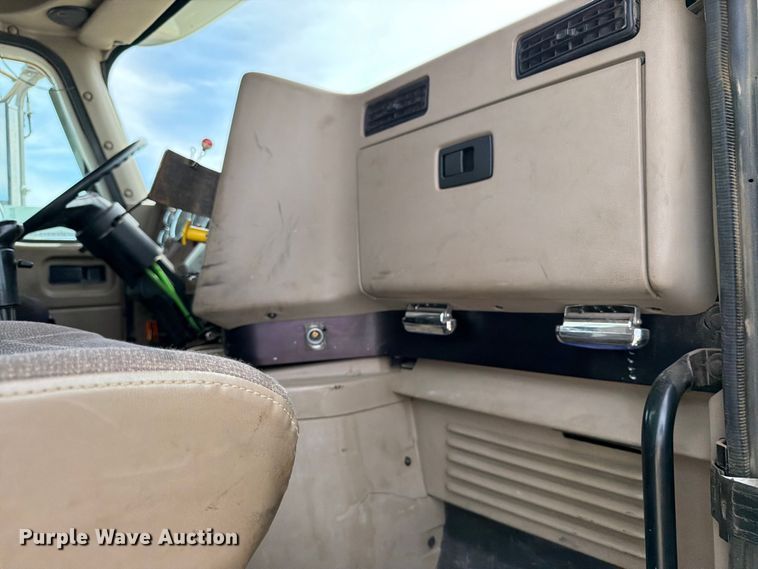 image for item FK0219 2015 International 5900i semi truck