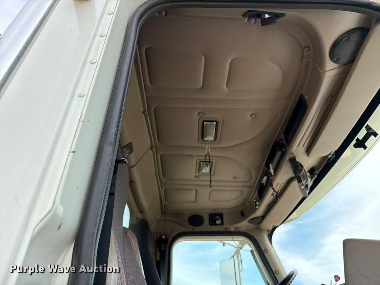 image for item FK0219 2015 International 5900i semi truck