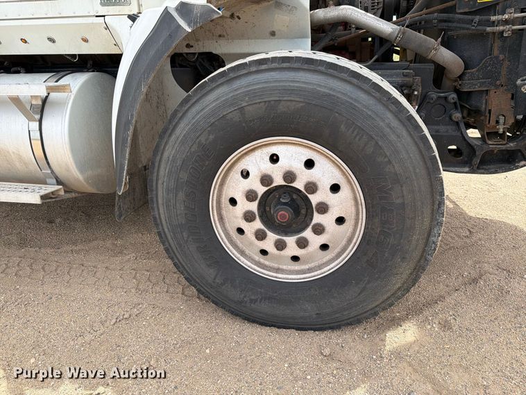image for item FK0219 2015 International 5900i semi truck