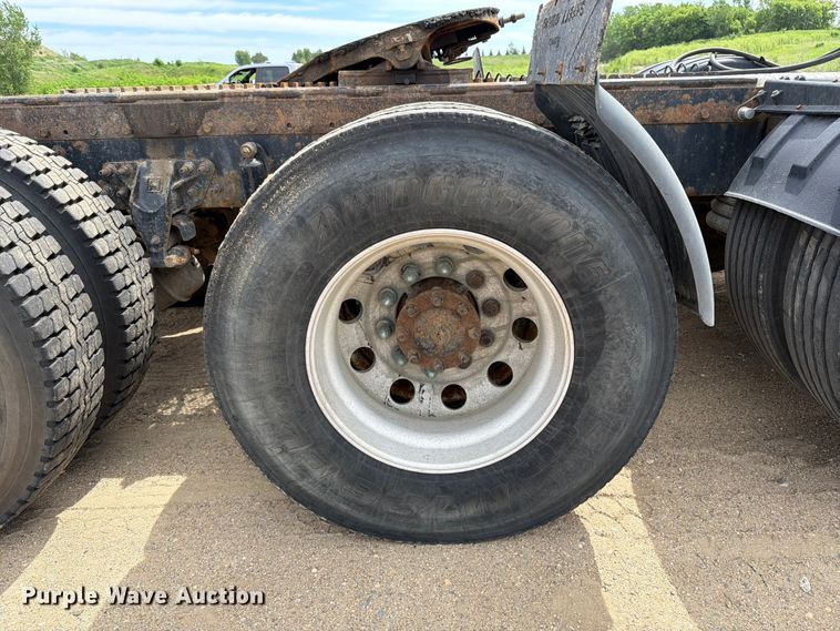 image for item FK0219 2015 International 5900i semi truck