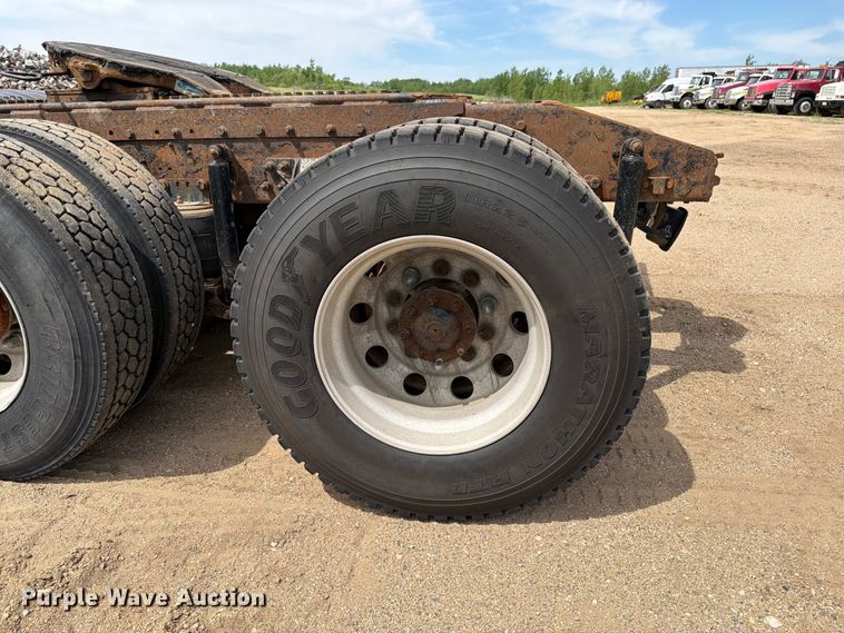 image for item FK0219 2015 International 5900i semi truck