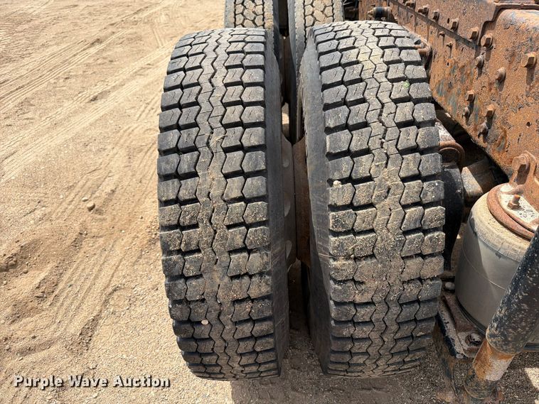 image for item FK0219 2015 International 5900i semi truck