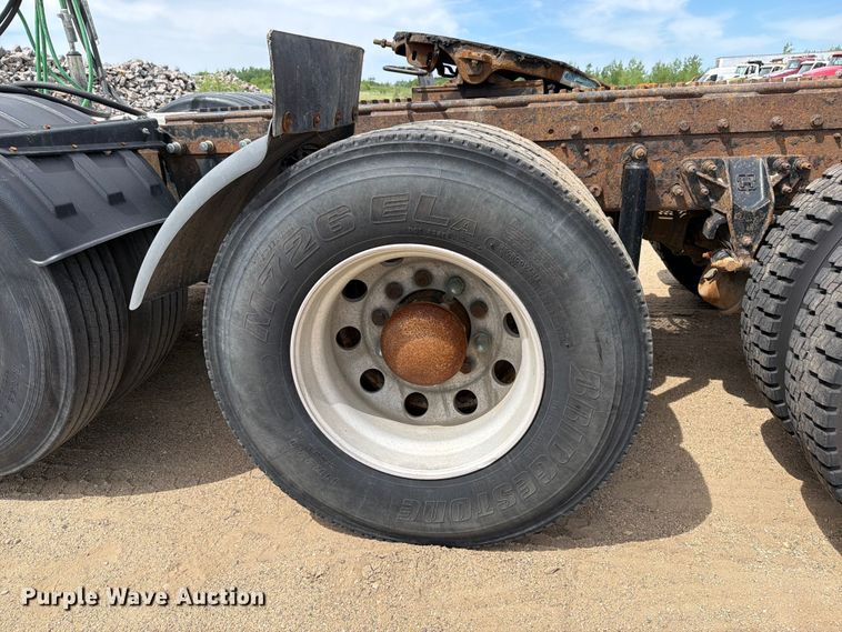image for item FK0219 2015 International 5900i semi truck