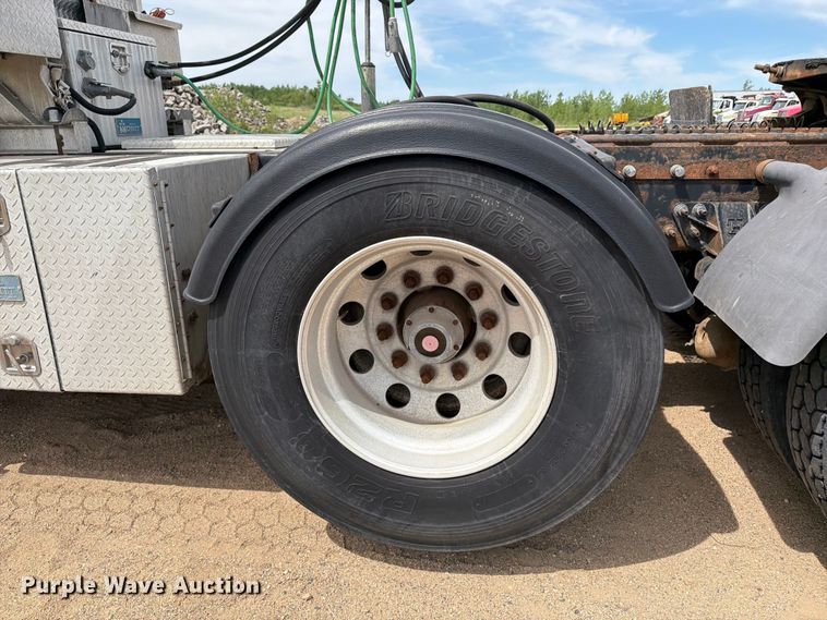 image for item FK0219 2015 International 5900i semi truck