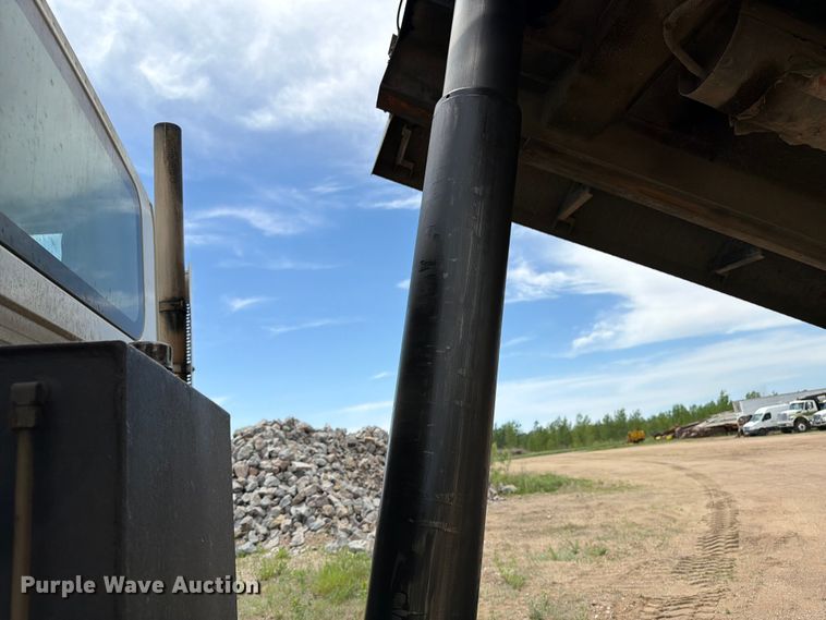 image for item FK0222 2014 International WorkStar 7500 dump truck