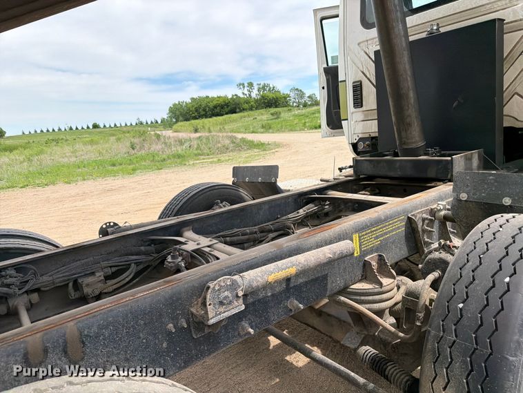 image for item FK0222 2014 International WorkStar 7500 dump truck