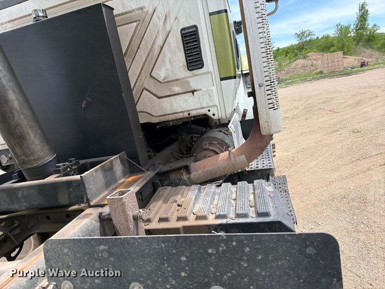 image for item FK0222 2014 International WorkStar 7500 dump truck