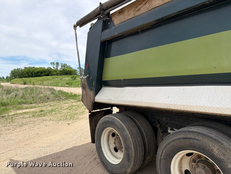 image for item FK0222 2014 International WorkStar 7500 dump truck