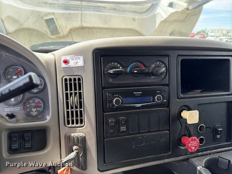 image for item FK0222 2014 International WorkStar 7500 dump truck