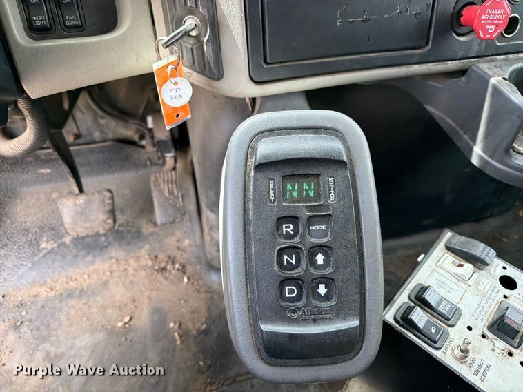 image for item FK0222 2014 International WorkStar 7500 dump truck