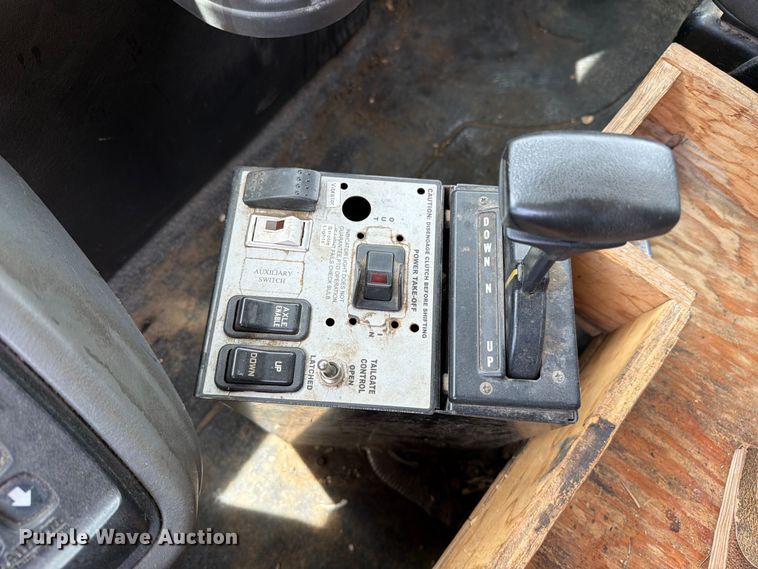 image for item FK0222 2014 International WorkStar 7500 dump truck