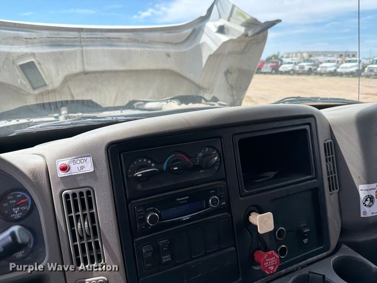 image for item FK0222 2014 International WorkStar 7500 dump truck