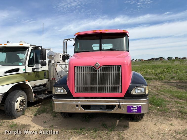image for item FK0231 2006 International 9200i semi truck