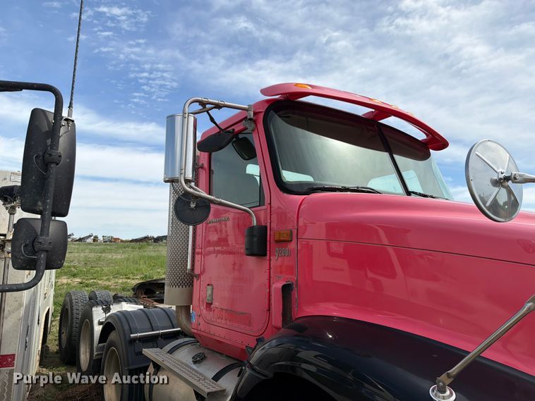 image for item FK0231 2006 International 9200i semi truck