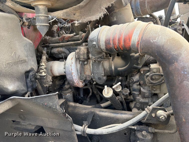 image for item FK0231 2006 International 9200i semi truck