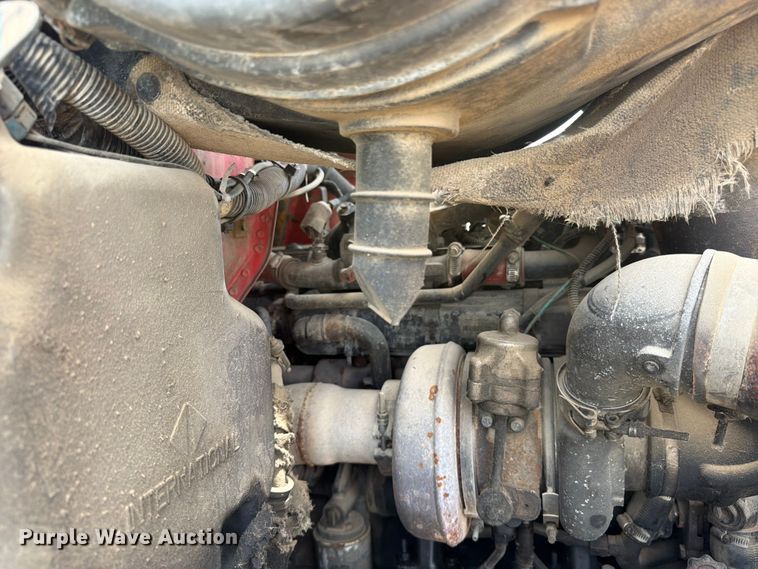 image for item FK0231 2006 International 9200i semi truck