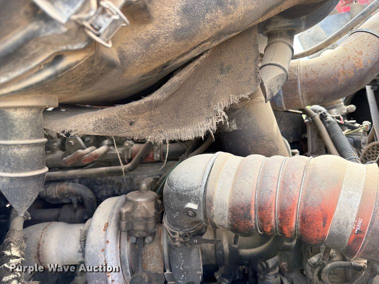 image for item FK0231 2006 International 9200i semi truck