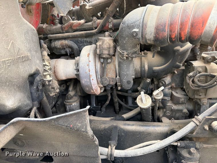 image for item FK0231 2006 International 9200i semi truck