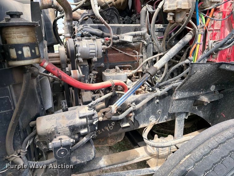 image for item FK0231 2006 International 9200i semi truck