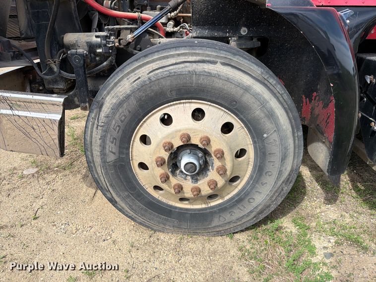 image for item FK0231 2006 International 9200i semi truck