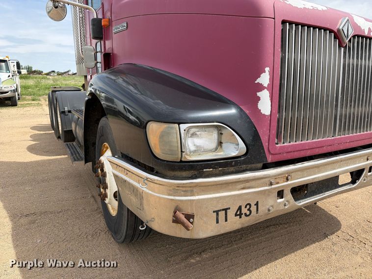 image for item FK0233 2001 International 9100i semi truck