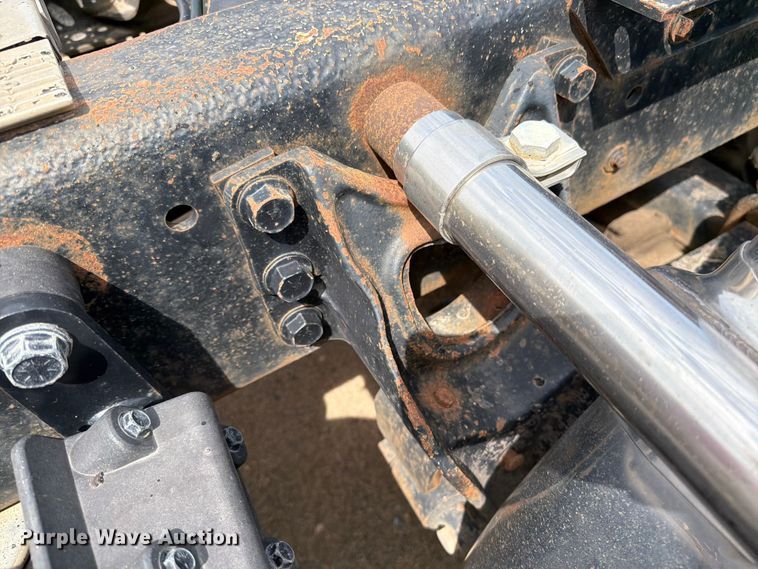 image for item FK0233 2001 International 9100i semi truck