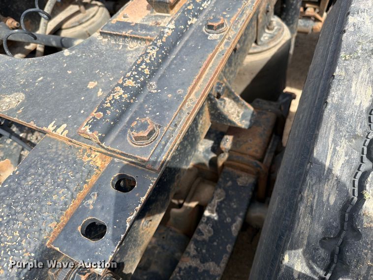 image for item FK0233 2001 International 9100i semi truck