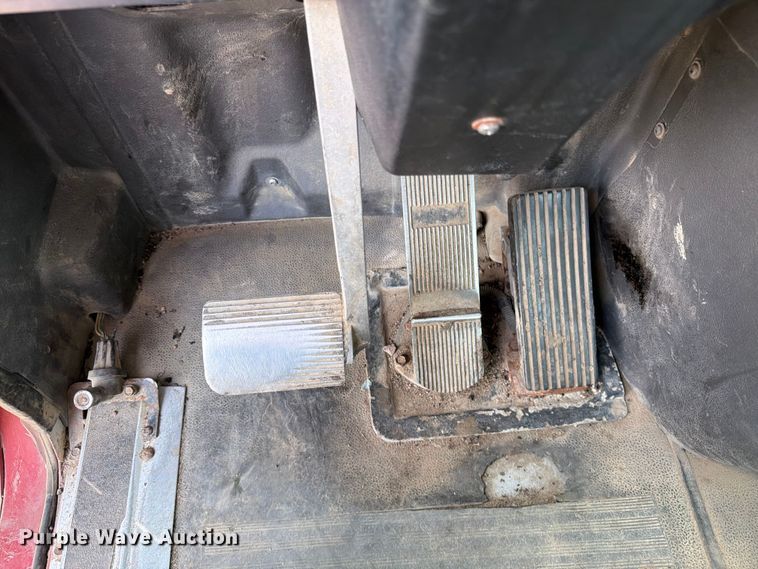 image for item FK0233 2001 International 9100i semi truck