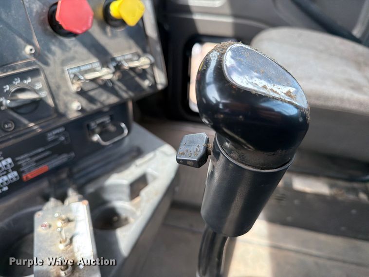image for item FK0233 2001 International 9100i semi truck