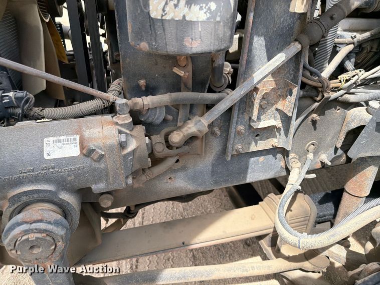 image for item FK0233 2001 International 9100i semi truck
