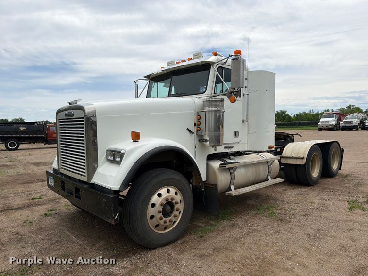 image for item FK0242 2008 Freightliner FLD120 semi truck