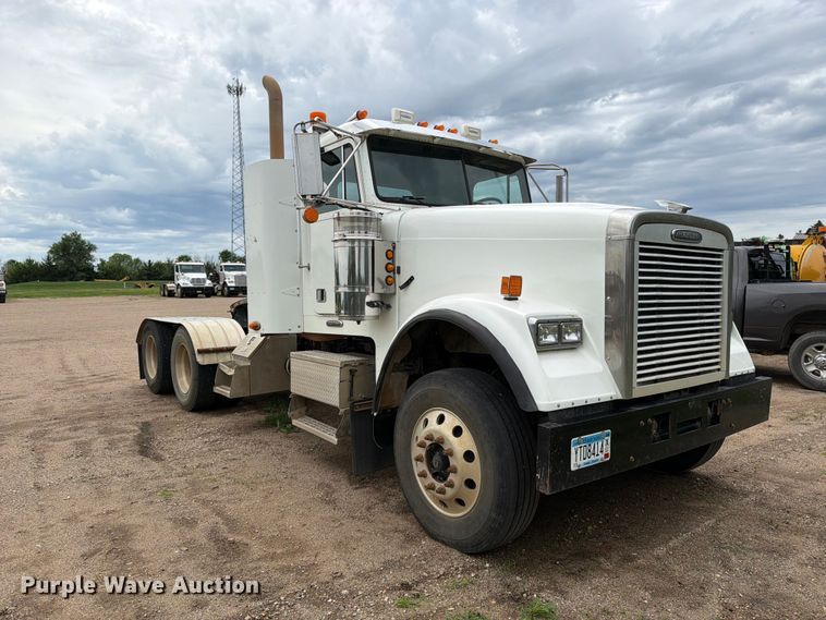 image for item FK0242 2008 Freightliner FLD120 semi truck