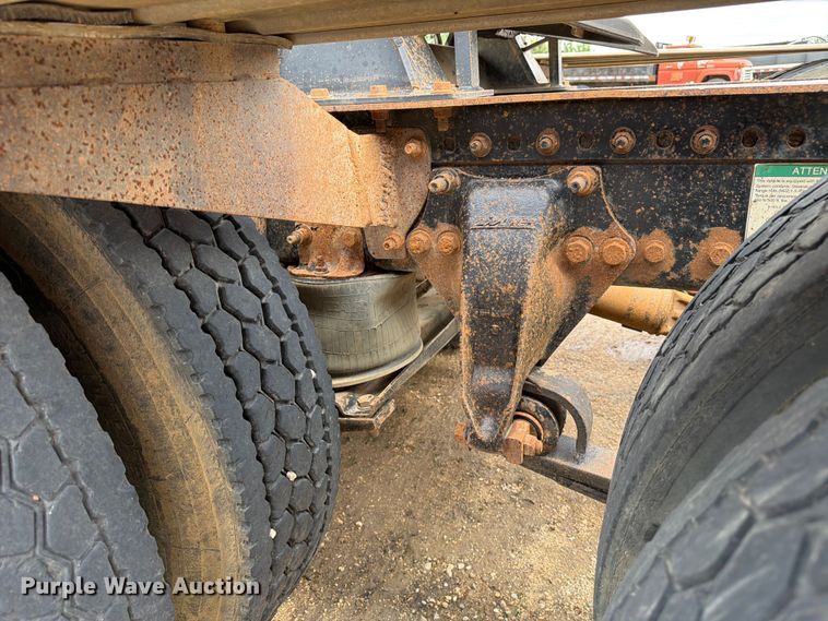 image for item FK0242 2008 Freightliner FLD120 semi truck