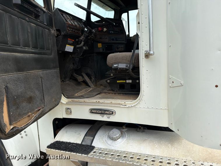 image for item FK0242 2008 Freightliner FLD120 semi truck