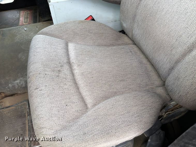 image for item FK0242 2008 Freightliner FLD120 semi truck