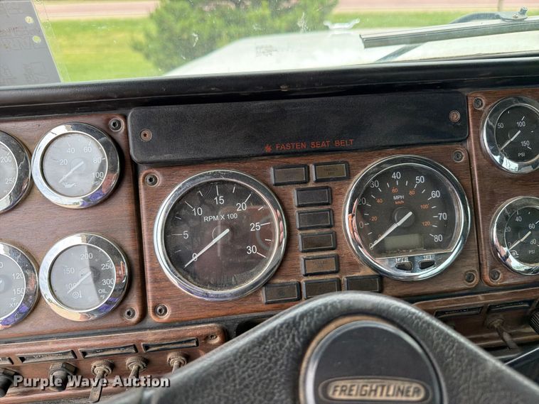 image for item FK0242 2008 Freightliner FLD120 semi truck