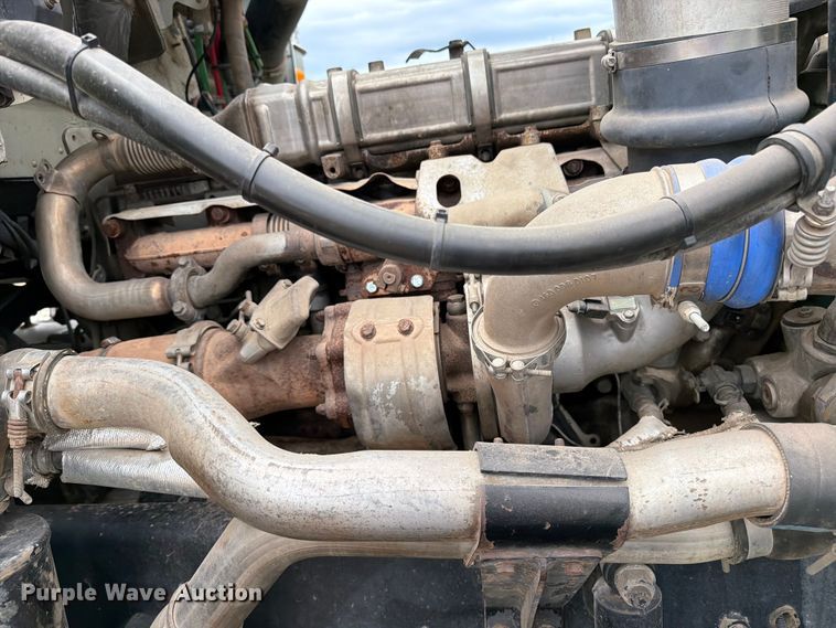 image for item FK0242 2008 Freightliner FLD120 semi truck