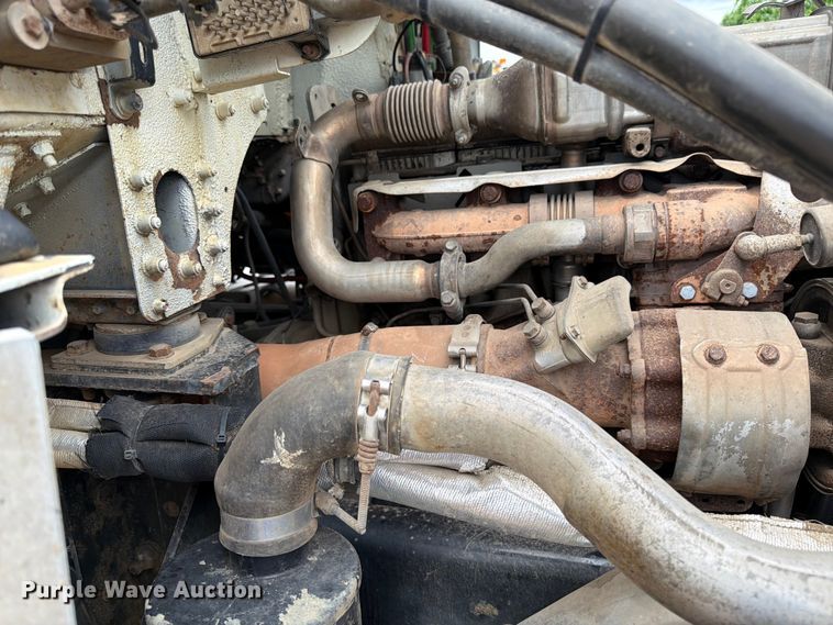 image for item FK0242 2008 Freightliner FLD120 semi truck