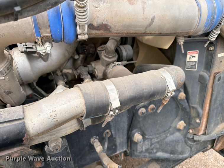 image for item FK0242 2008 Freightliner FLD120 semi truck