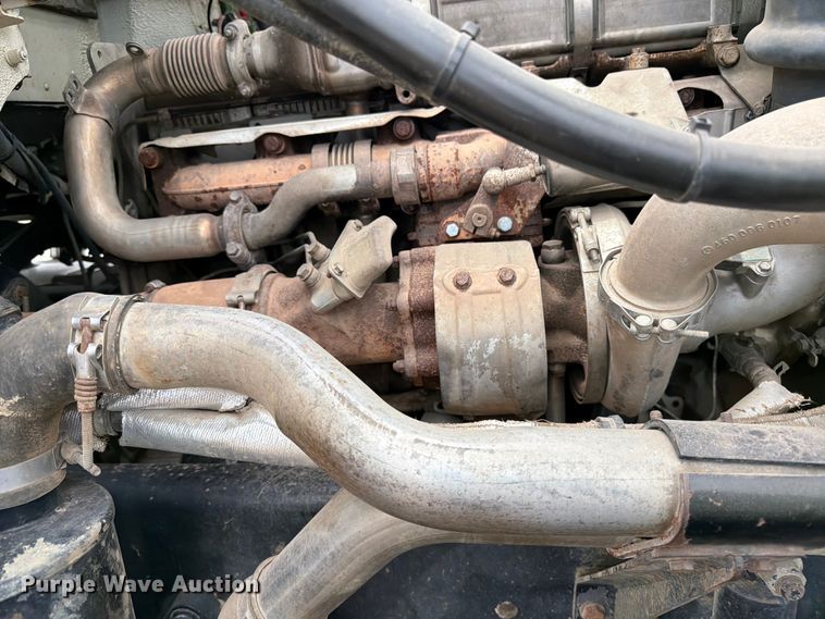 image for item FK0242 2008 Freightliner FLD120 semi truck
