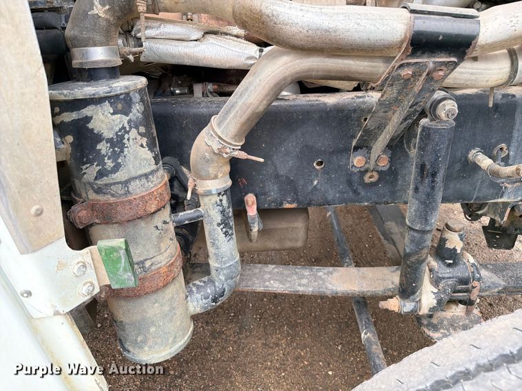 image for item FK0242 2008 Freightliner FLD120 semi truck