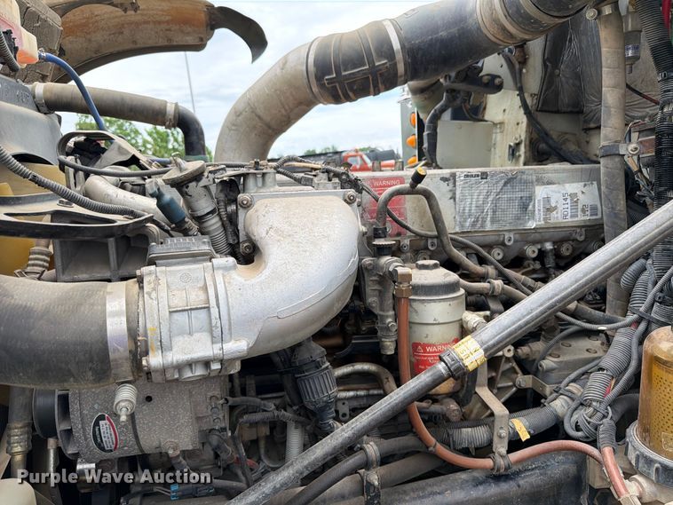 image for item FK0242 2008 Freightliner FLD120 semi truck