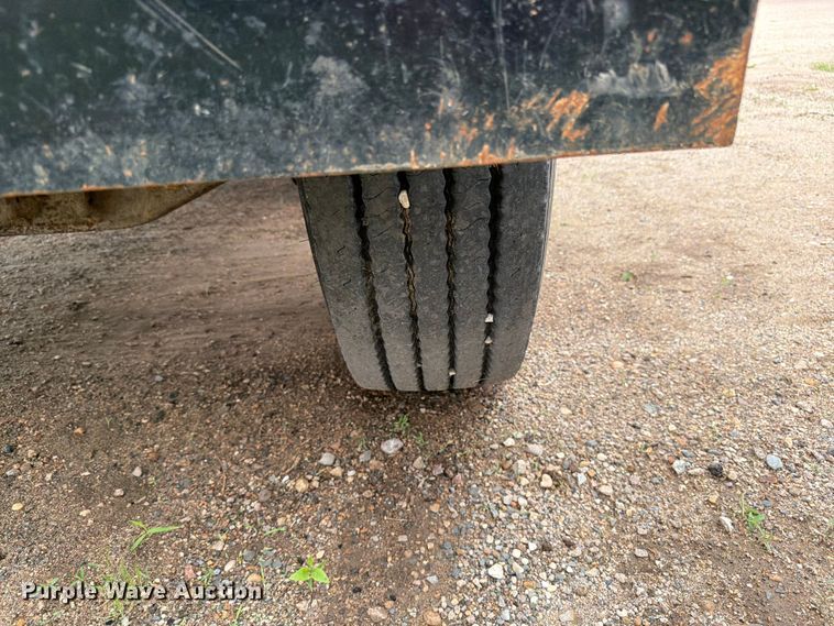 image for item FK0242 2008 Freightliner FLD120 semi truck