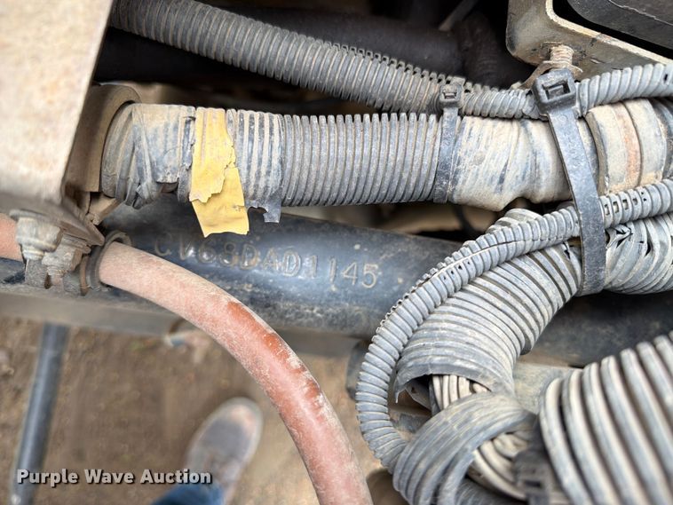 image for item FK0242 2008 Freightliner FLD120 semi truck