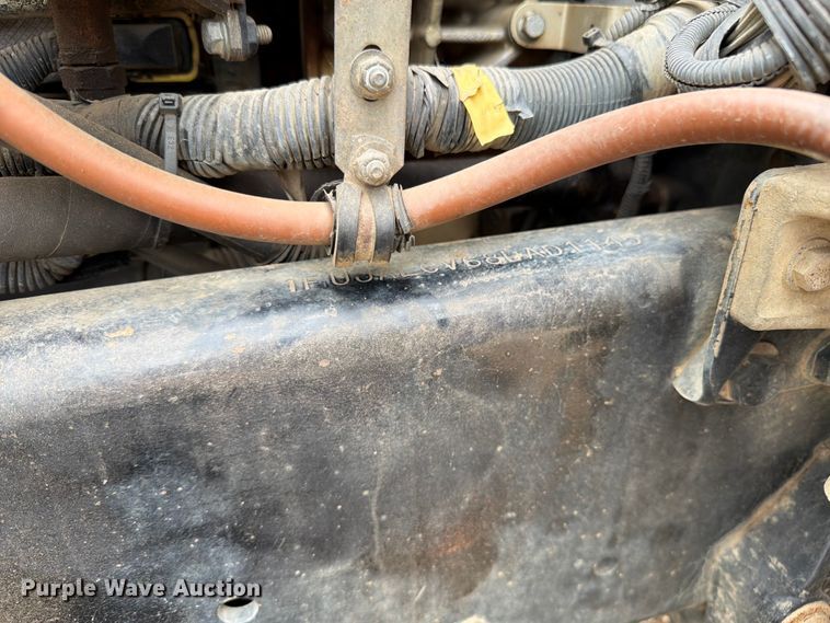 image for item FK0242 2008 Freightliner FLD120 semi truck