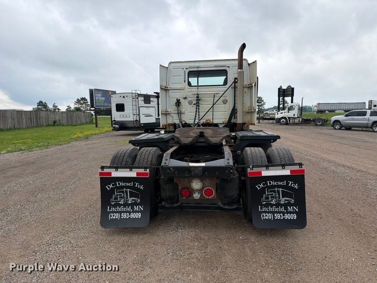 image for item FK0246 2014 Volvo VNL semi truck