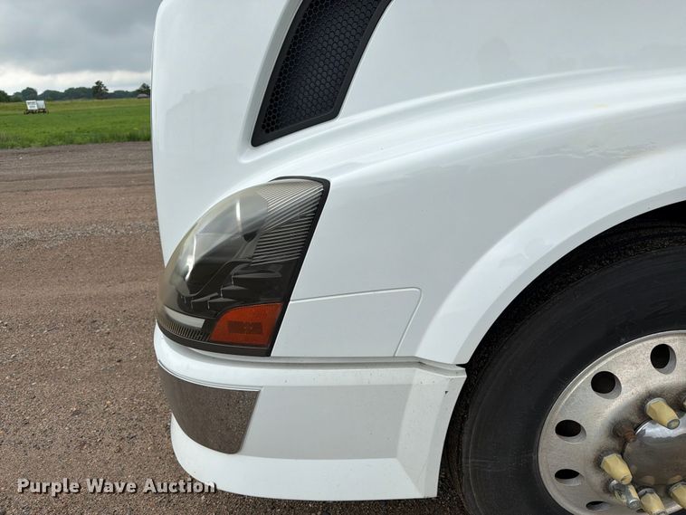 image for item FK0246 2014 Volvo VNL semi truck